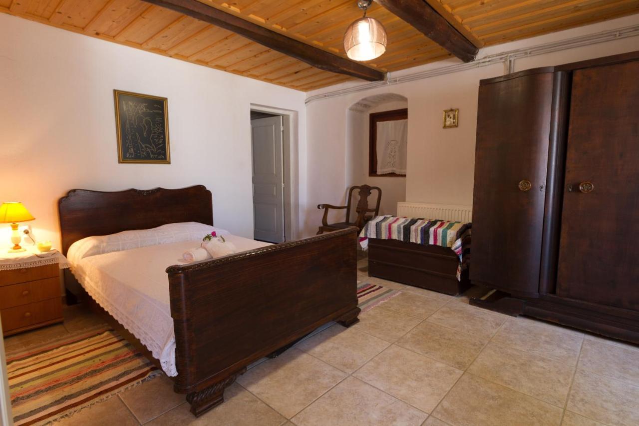 The Old House - Wood & Stone Villa Evretí Exterior foto
